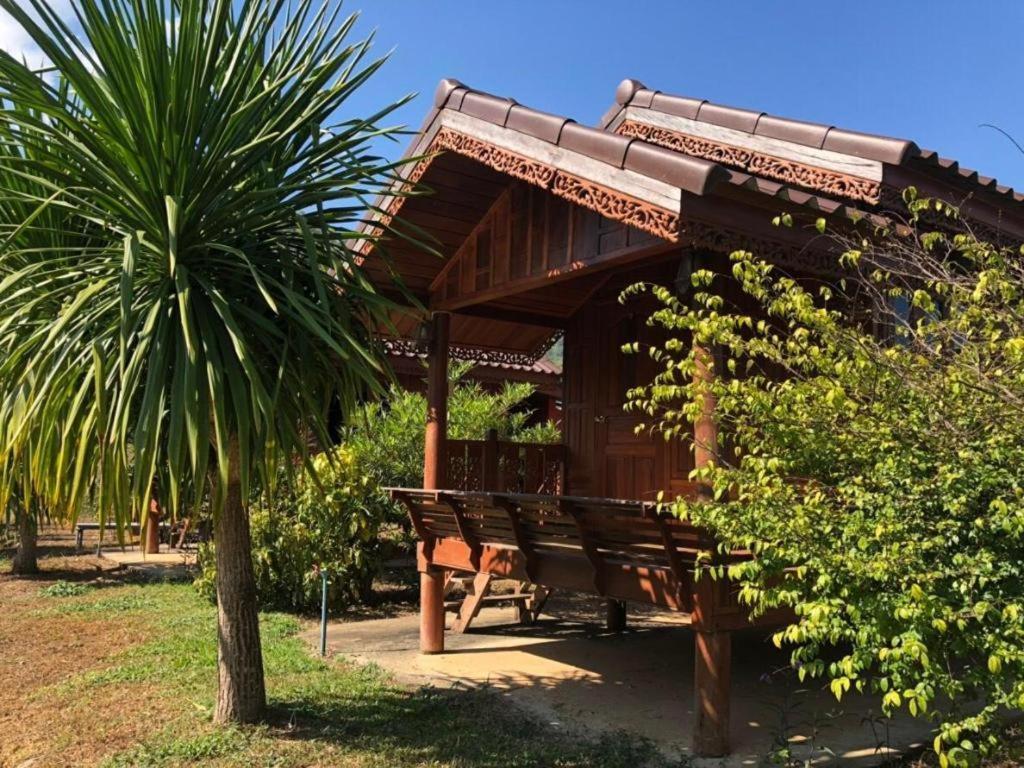 Nai Khun Khao Resort Chiang Mai Exterior photo